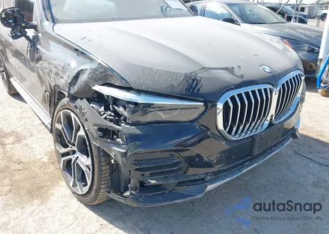 2022 BMW X5 Sdrive40I z USA, uszkodzony, nr VIN 5UXCR4C01N9M36296